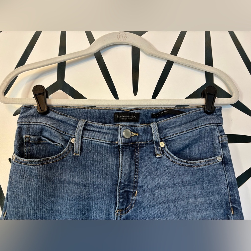 Banana Republic Mid-Rise Skinny Jeans – Medium Wash – Size 27 - Picture 4 of 16